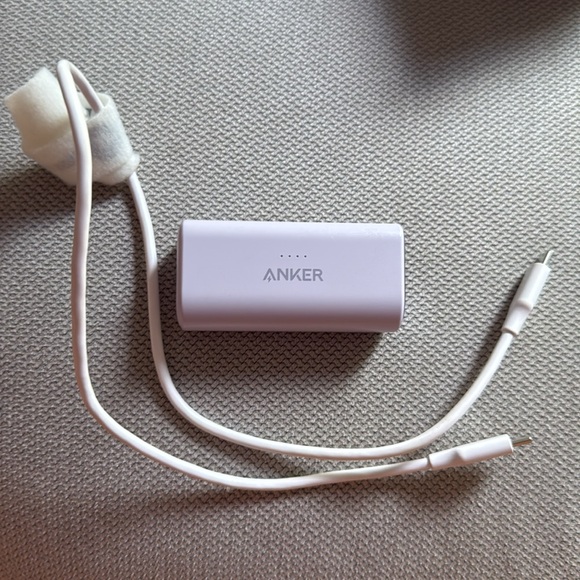 Anker Nano Power Bank with Built-in Lightning Connector - Picture 6 of 6